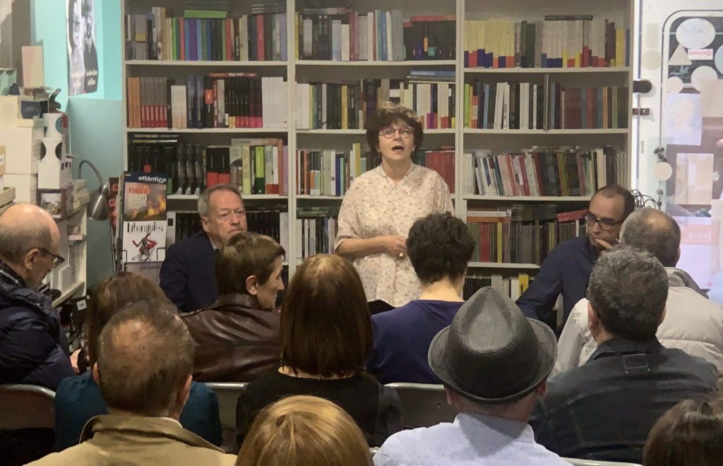 Aurelio Martín aconceyó esti xueves con persones venceyaes al mundu de la cultura. / IX