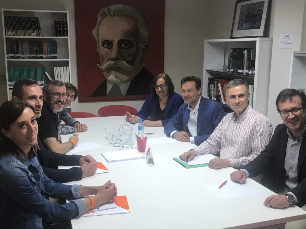 PSOE y Cs descarten un alcuerdu d'investidura que faiga a Ana González alcaldesa. / PSOE