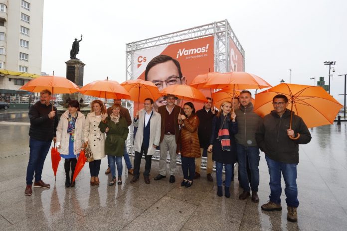 Juan Vázquez entama la campaña del 26-M en Xixón