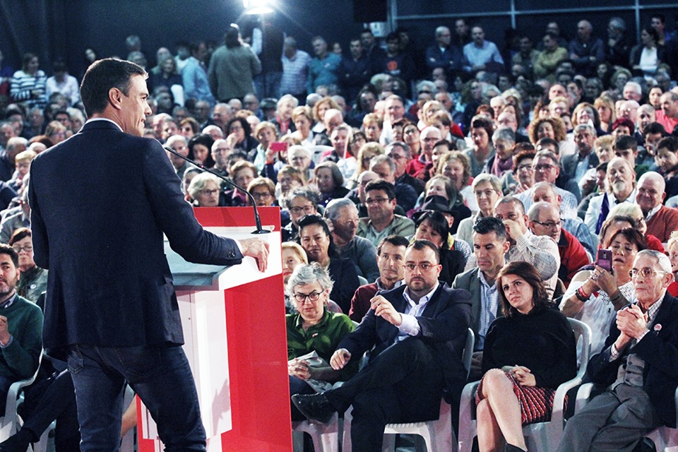 Pedro Sánchez pide en Xixón «un nuevu 28A»