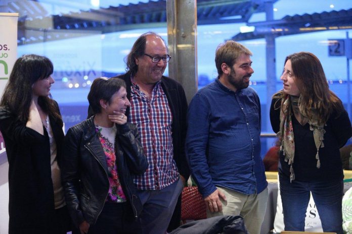 Laura Tuero, Yolanda Huergo, Mario Suárez, Daniel Ripa y Lorena Gil, esti domingu, en Xixón. / Podemos