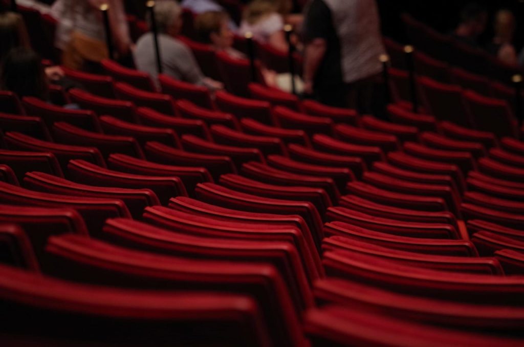 Cultura convoca les subvenciones a entidaes locales pal Circuitu de les Artes Escéniques por un importe de 250.000 euros. / Pixabay
