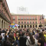 Xixón celebra un multitudinariu desilfe del arguyu LGTB+