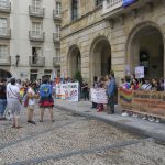 Xixón celebra un multitudinariu desilfe del arguyu LGTB+