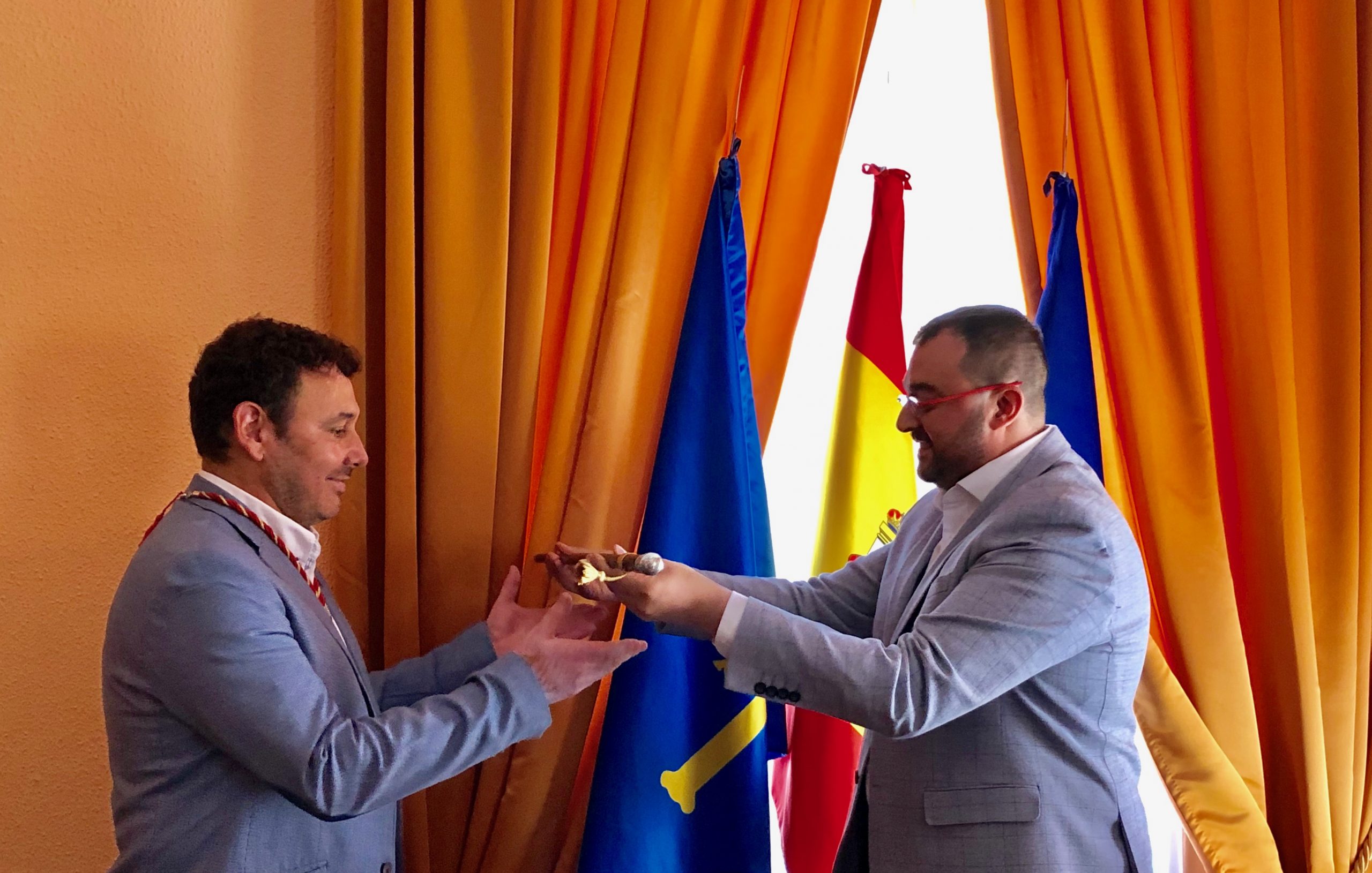 El PSOE afita’l so poder municipal con 53 alcaldíes