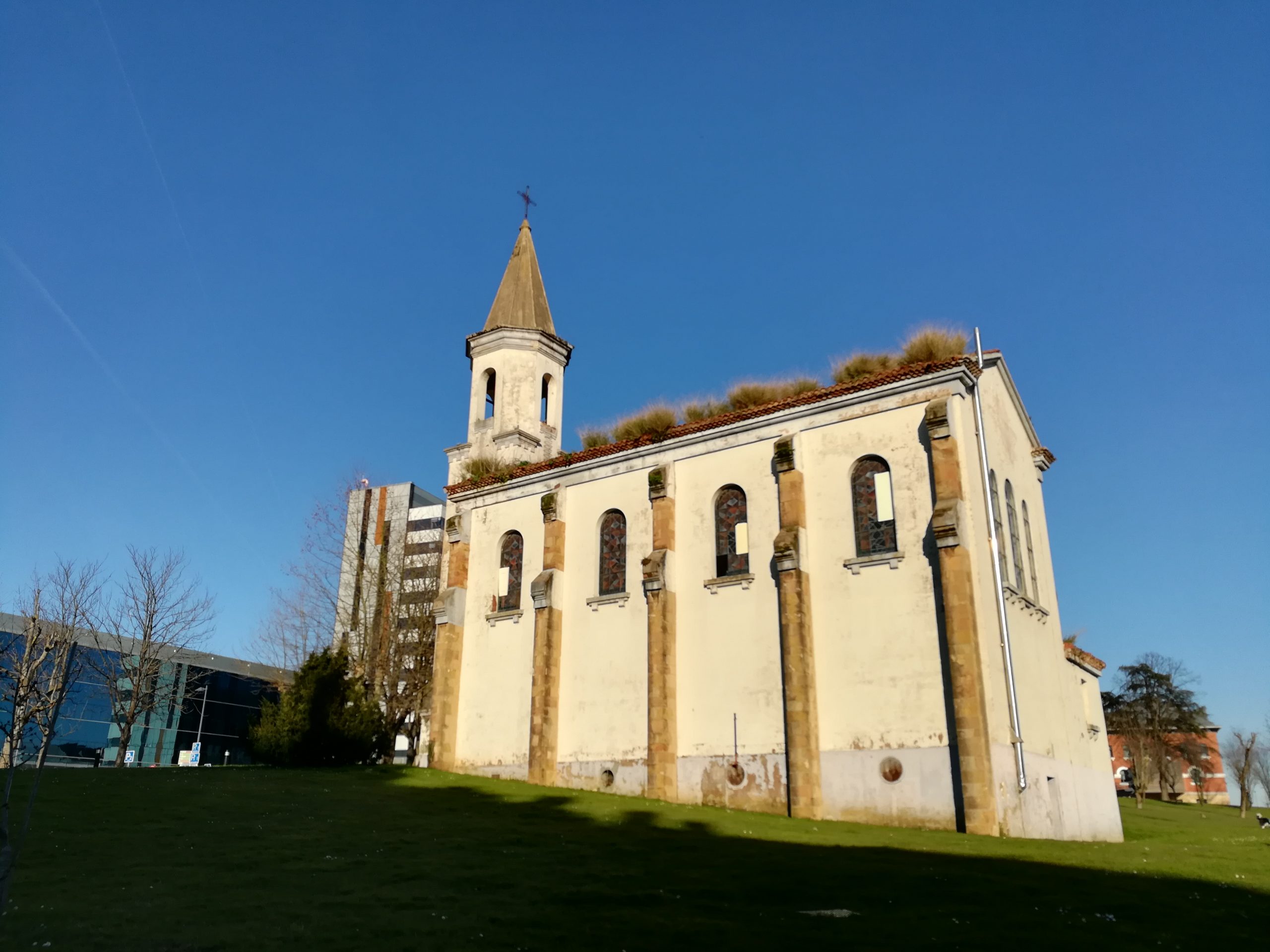 Xispasa axudica les obres de reforma de la capiella de La Cadellada