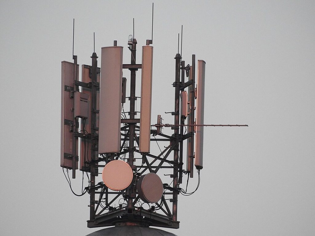 Los primeros servicios comerciales de 5G van llegar a Xixón el sábadu 15 de xunu. / Pixabay