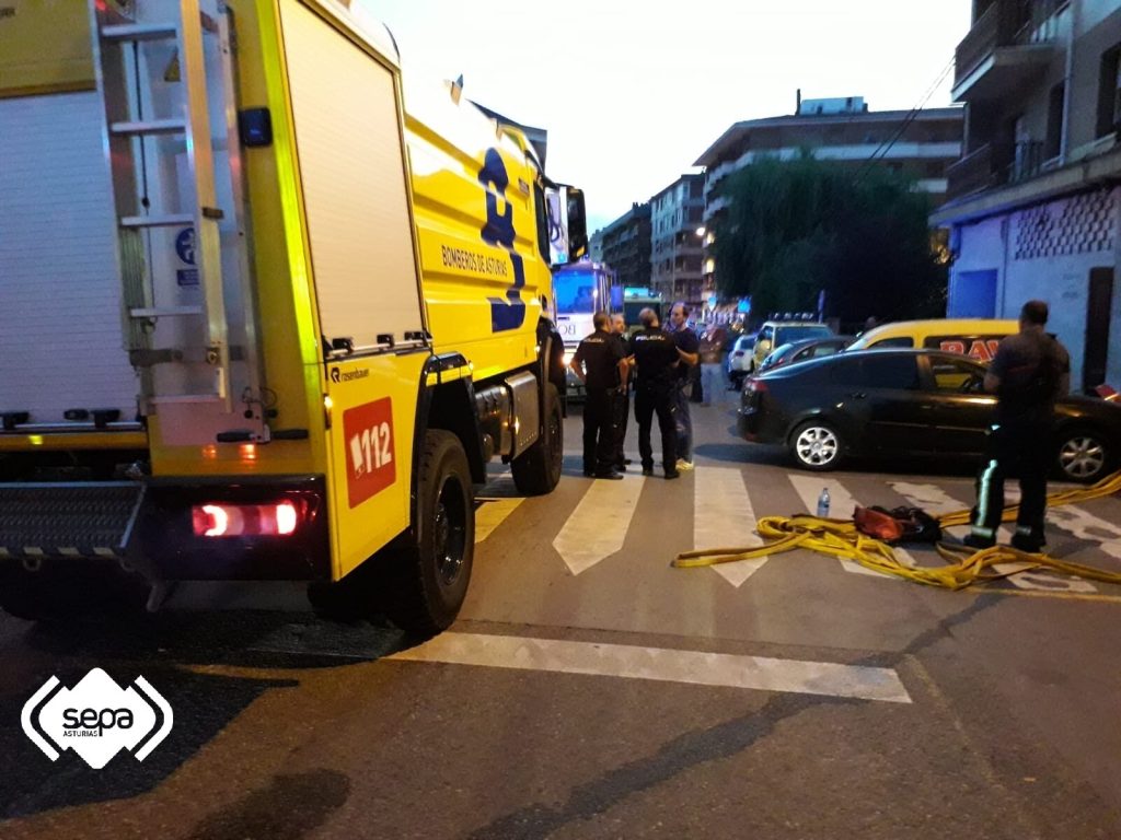 Un muyer mancada nel incendiu de la so casa n'El Berron