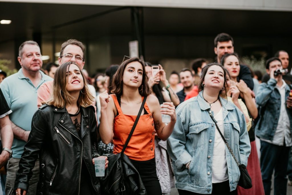 Juanes pieslla un Metrópoli de récord