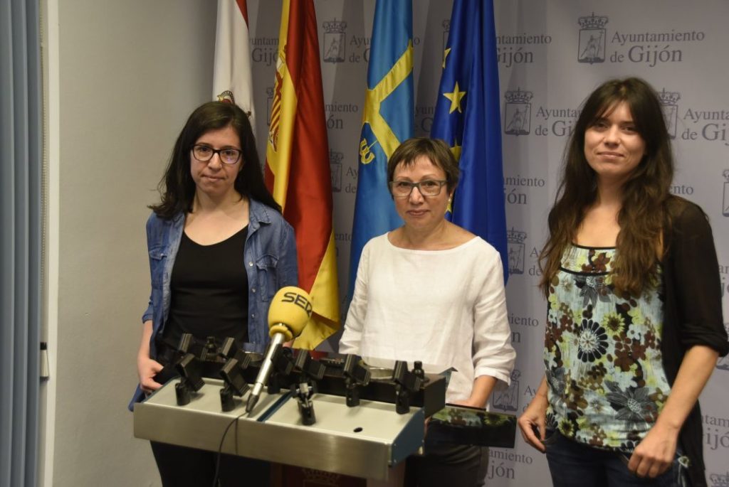 Alba González, Yolanda Huergo y Laura Tuero, conceyales de Podemos-Equo en Xixón