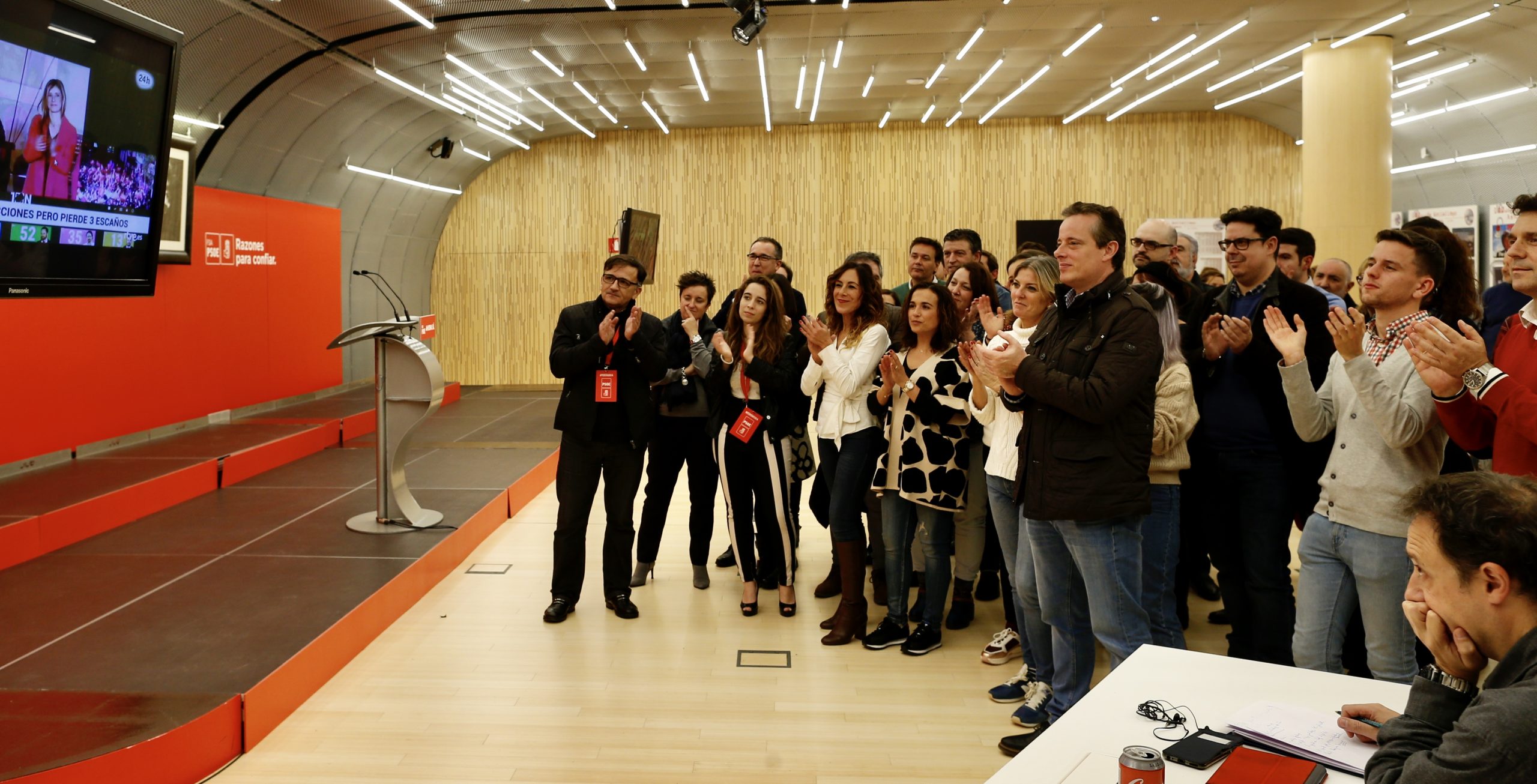 El PSOE tamién s’impon ente los asturianos nel esterior