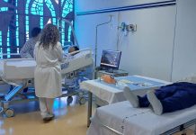 L’Hospital Valle del Nalón incorpora un aula de formación y simulación clínica que dexa recrear situaciones reales ensin poner en riesgu al paciente
