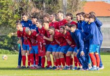 L’UC Ceares convierte’l derbi xixonés nun altavoz pola vivienda digna