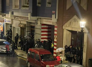 Indignación xeneralizada con Moriyón pola mala xestión de la cabalgata, que nun s’adelantó y acabó en pingadura xeneralizada