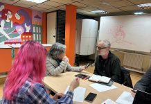 Iniciativa pol Asturianu aconceyó con Rafael Cofiño p’abordar la situación del asturianu na educación y la presencia del idioma en RTVE