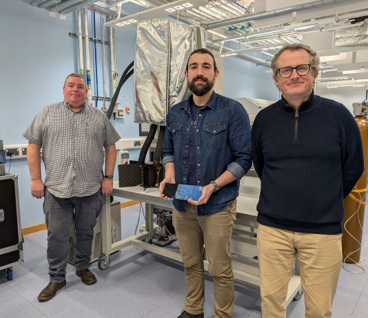 Inxenieros españoles y británicos prueben con ésitu un sistema mestu d’enerxía solar y fontes nucleares p’alimentar misiones espaciales