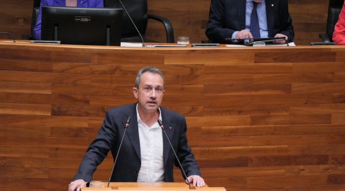Zapico afirma que Xixón evidencia’l “fracasu total y absolutu” de les polítiques de vivienda de la derecha