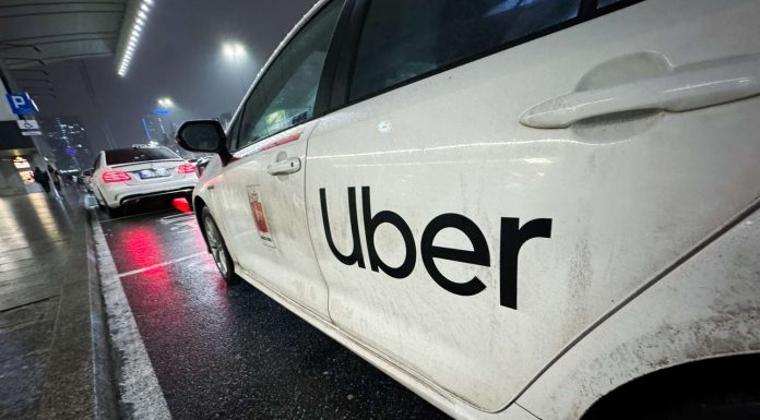 Uber entama güei n’Asturies énte la competencia desleal col sector del taxi