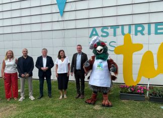 Comiḷḷón, la nueva mascota d’Alimentos del Paraísu Natural inspirada nun gallu montés