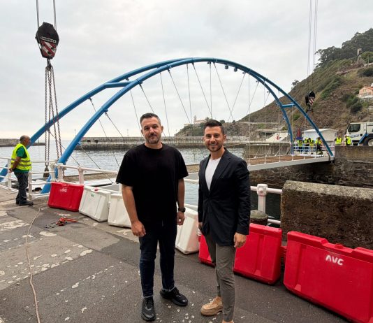 La pasarela piatonal del puertu de Cuideiru vuelve al so sitiu tres el so anovamientu integral