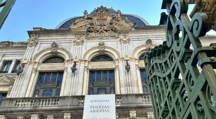 La Xunta Xeneral ufre visites guiaes n’asturianu mientres les xornaes de puertes abiertes